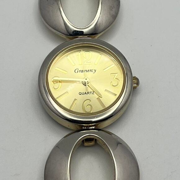 Silver circle watch - Picture 1 of 3